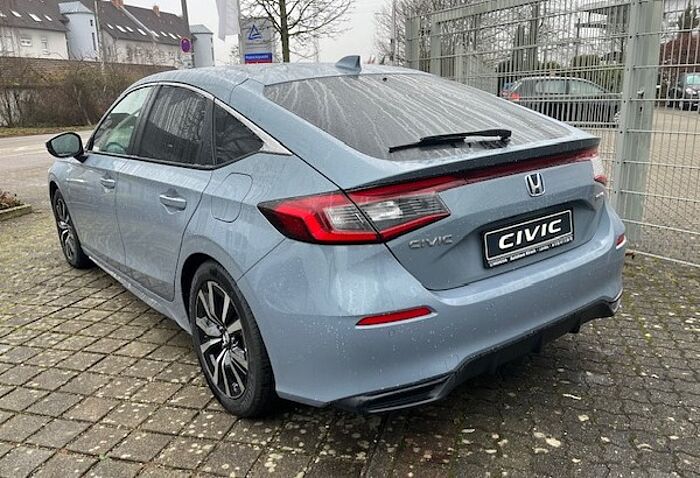 Honda Civic e: HEV Elegance